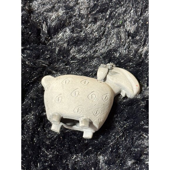Handcrafted Clay Sheep Figurine With Textured Details - Gray Ceramic Animal Deco - Picture 5 of 8